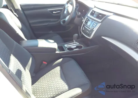 2016 Nissan Altima 2.5/2.5 S/2.5 Sl/2.5 Sr/2.5 Sv z USA, uszkodzony, nr VIN 1N4AL3AP6GN329250